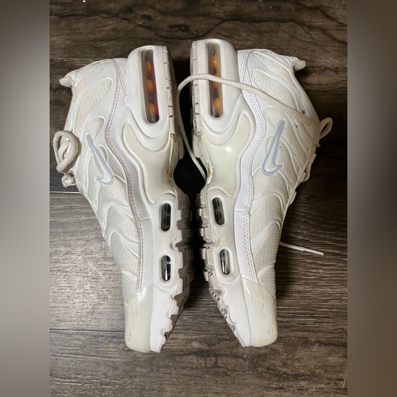 Nikes - Picture 3 of 7